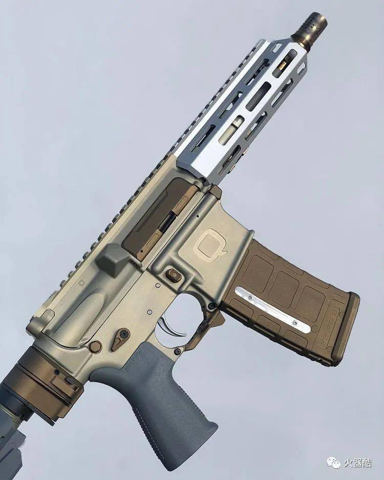枪械涂装美图融入了个人的喜好和品味独树一帜的个性化优质产物