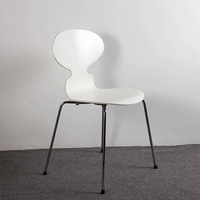 蚁椅1968年,knoll收购了博洛尼亚的加维纳集团(gavina group).