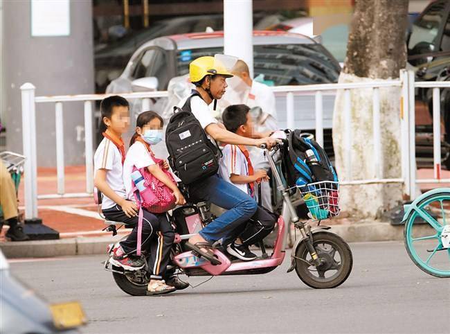 行驶安全第一"……这是许多市民自孩童时代就熟知并遵守的交通规则