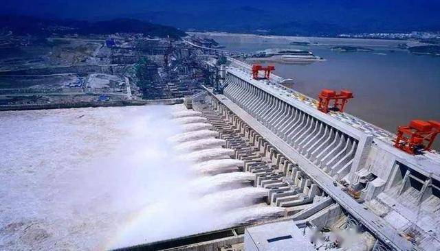 老外发明一种新型水力发电机,放到海平面还能自由调节高度_手机搜狐网