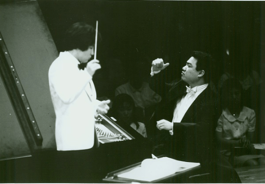 许忠参加东京国际钢琴比赛