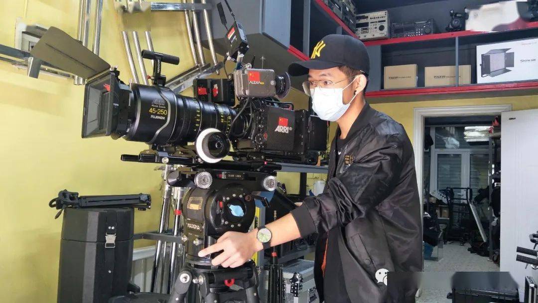 2018届 王赫麟 东北师范大学 影视摄影与制作专业2019届 胡瀚宇 中央