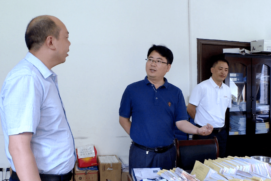 令狐绍辉到两家县属国有企业调研