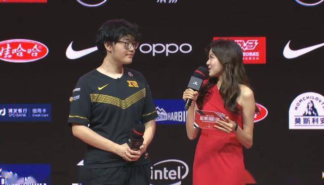 rng斩获二连胜betty赛后采访太谦虚偶像uzi他是永远的神