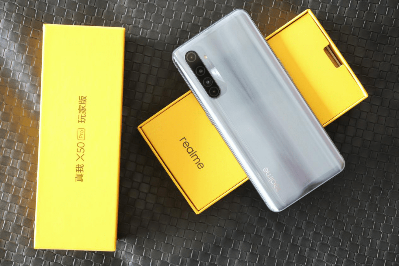 realme真我x50 pro 玩家版上手,"豪华套餐"带来顺畅游戏体验