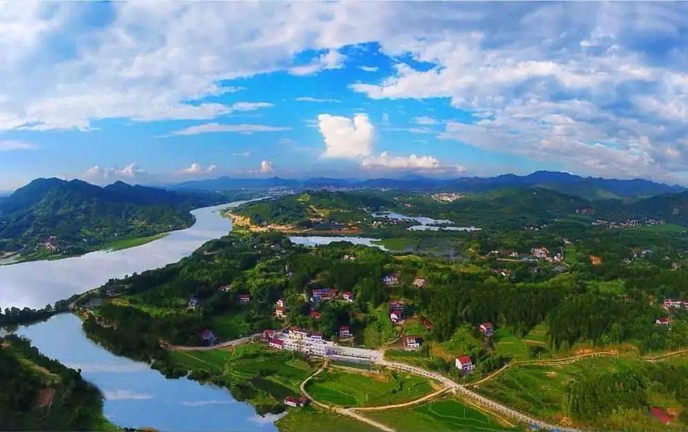 一路风景一路歌英山县四好农村路成为村民致富路