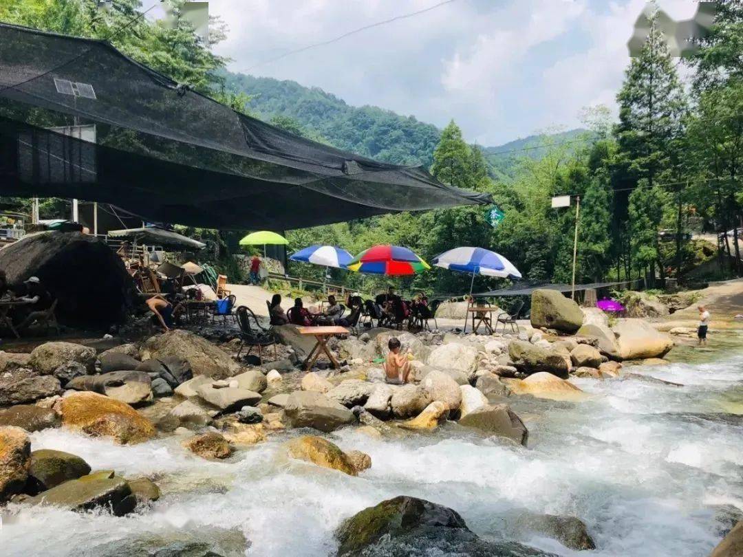 九龙沟地处龙门山断裂带