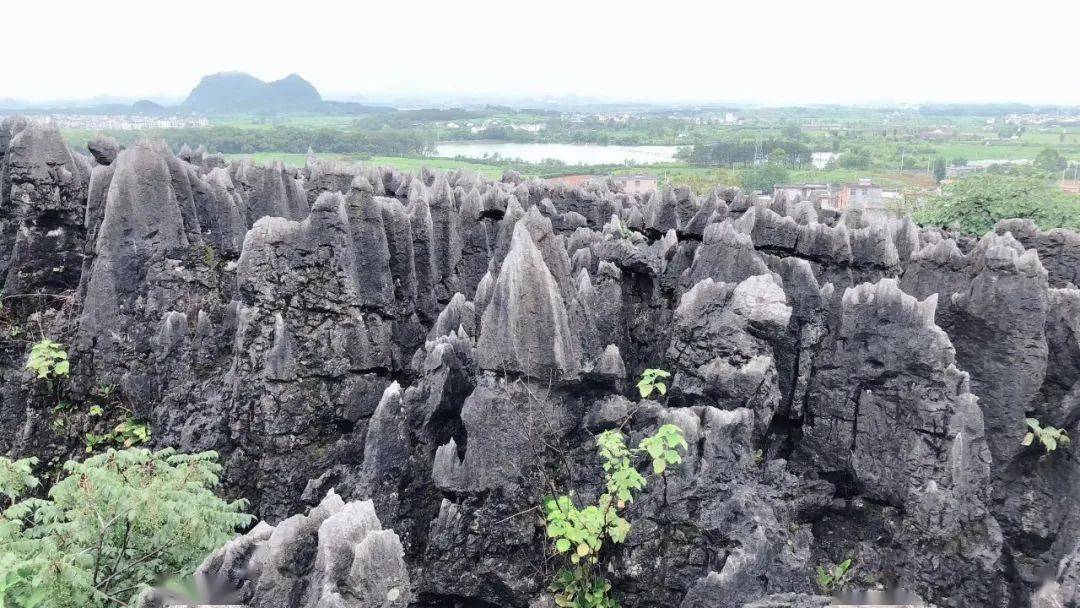 喀斯特神剑石林,童话渔村,森林氧吧,瑶族古村落_富川