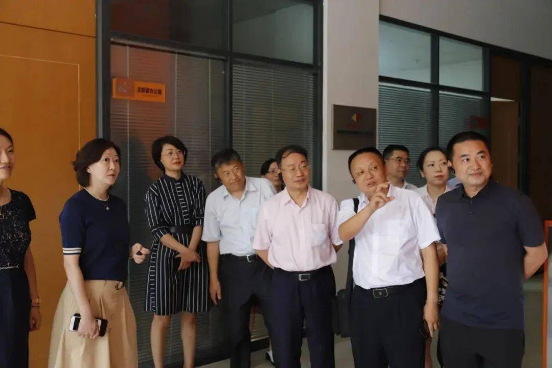 人力资源社会保障部劳动关系司司长聂生奎一行到新都区调研深化构建