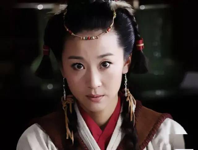 " 识事势,明瑕瑜,一马当先,强毅英勇.