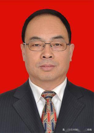 出生地甘肃宁县,省委党校研究生学历,理学学士,现任兰州市委副秘书长