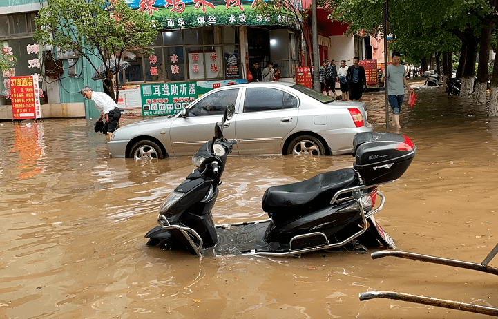 宣威暴雨倾城!云南遭遇"水火两重天",旱涝极端超乎想象!