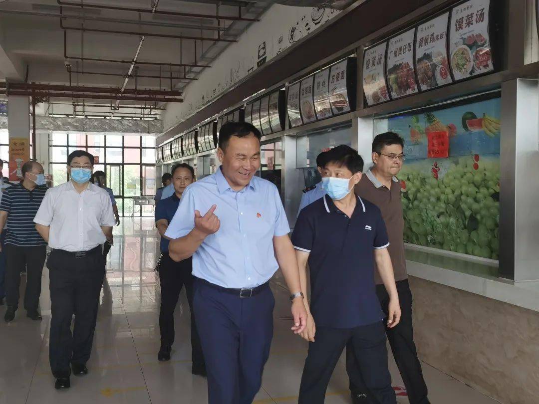 汝州市副市长姚军柱带队检查汝州一高食品安全工作