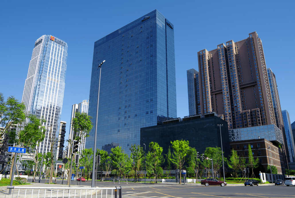 专业能力相适应的产业方向范锐平强调,成都产业投资下行,反映最集中的