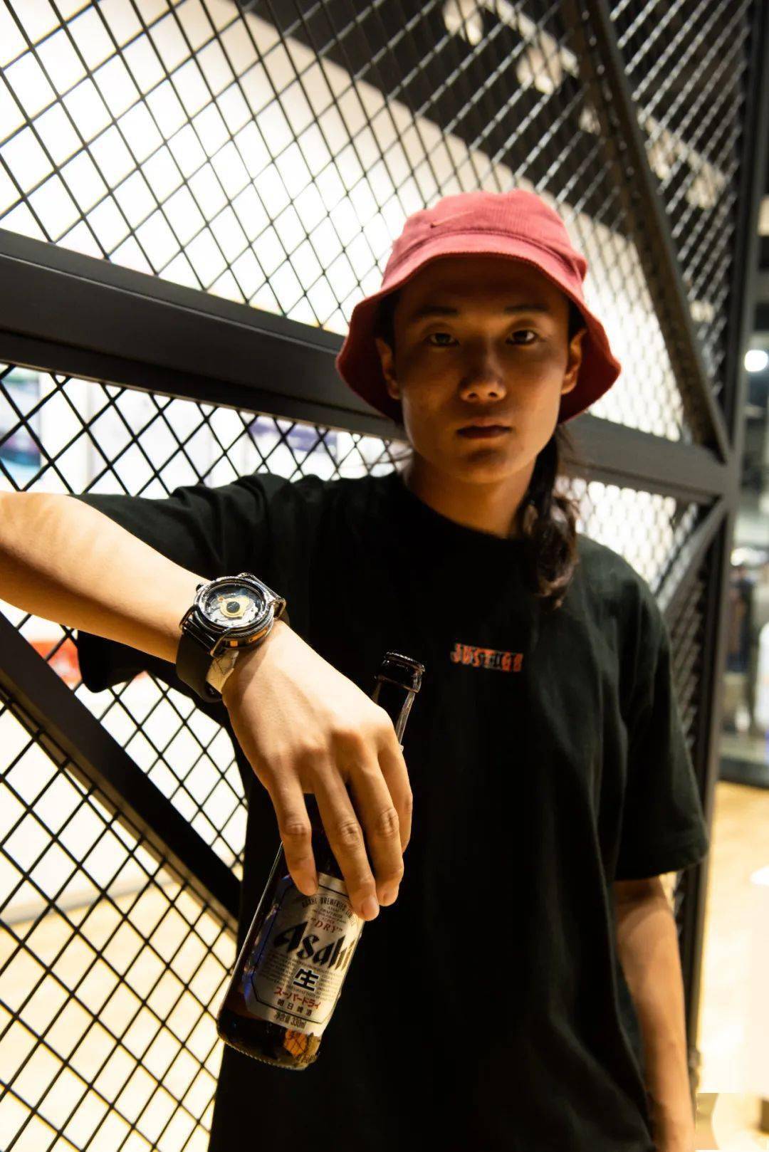 所团队制作而成,主理人张子杨在简单介绍 李祉兴,高群翔,田佳兴,闫政