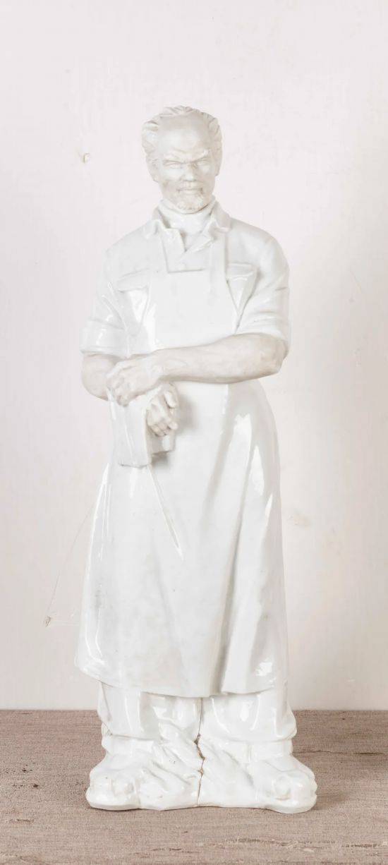 潘鹤的雕塑《白求恩》图片