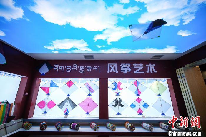 图为西藏风筝艺术展览 何蓬磊 摄