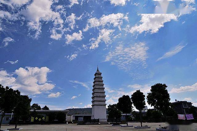 云南楚雄州牟定县白塔