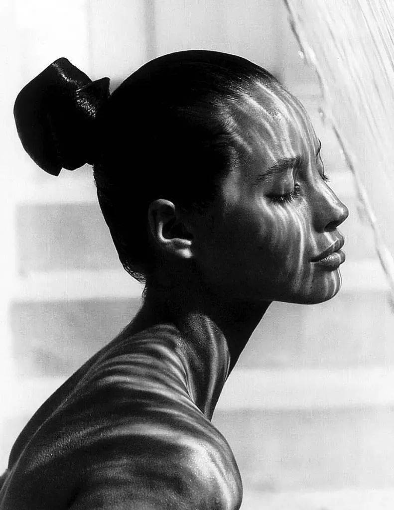 黑暗中的舞者 来自搜狐网