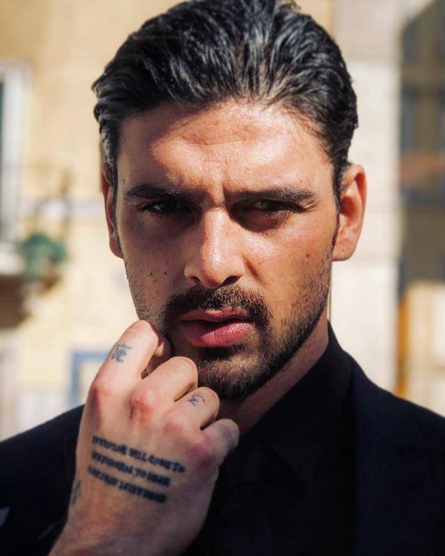 黑帮大佬和我的365日霸道男神主角michelemorrone