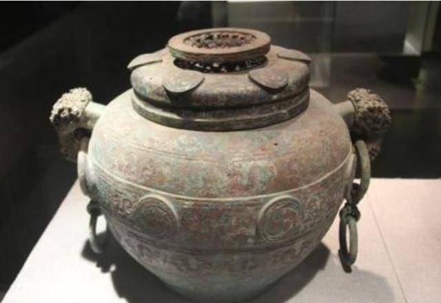 2005年,专家在河南上蔡县郭庄村中,发现了一座具有千年历史的古墓.