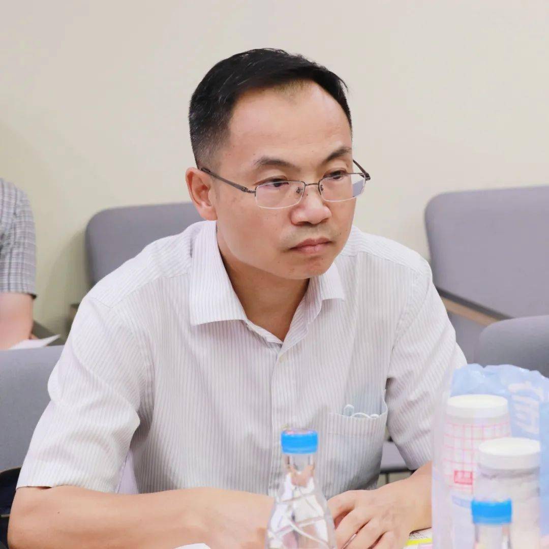 司物业处处长陈勇)陈勇处长表示:智慧社区的建设的核心是对物的规划