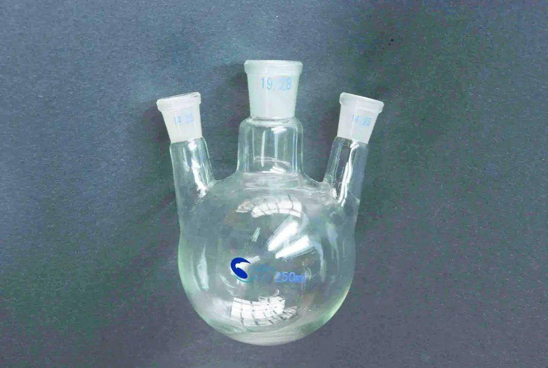 三颈烧瓶高考化学实验试题中有时会涉及到一些中学不常见的仪器装置