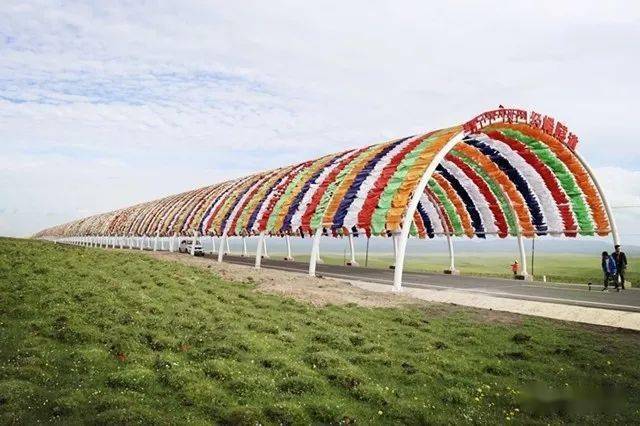 有一个美丽的地方叫西梅朵塘,这里神秘而且美丽,藏语的意思是吉祥花滩