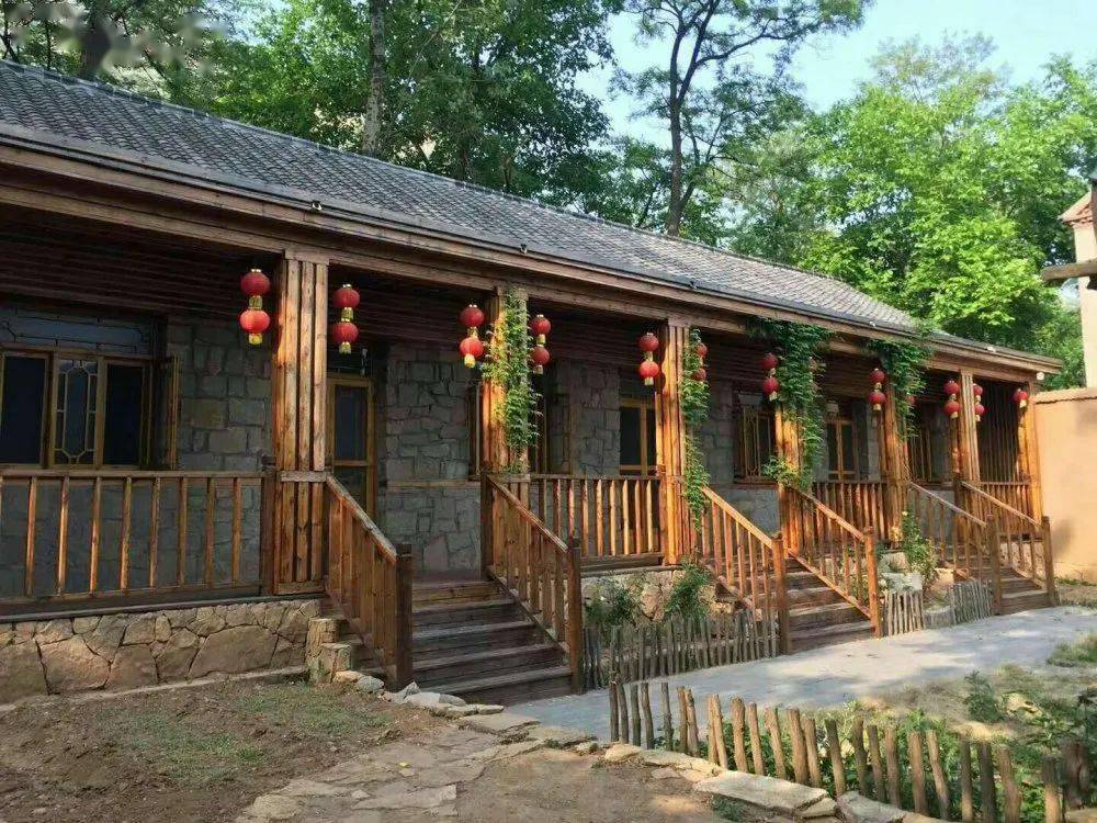 周末好去处住山间小院享采摘乐趣