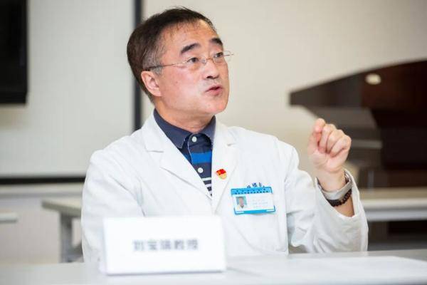 刘宝瑞教授还介绍,免疫治疗药物还有一个非常有价值的特点是,它可以和