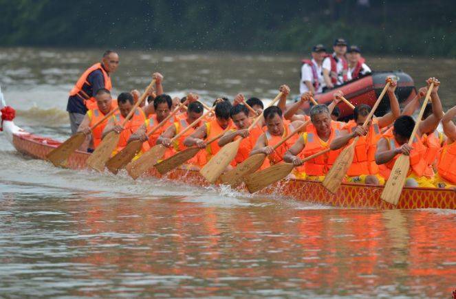 今年端午节家长们期待划龙船吗?