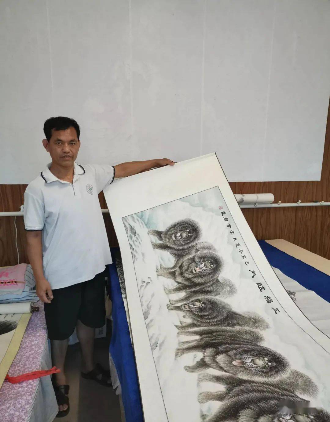 故城有一位聋哑画家,其作品8000元/平方尺!