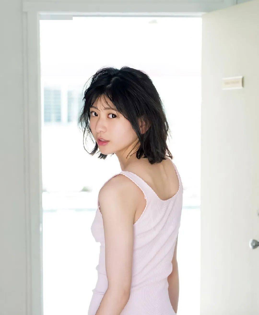 尤物丨山田南实疗愈系短发美少女