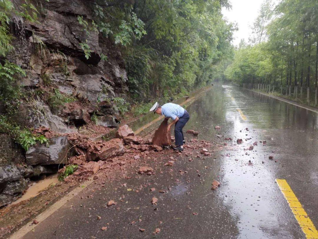 通江遭暴雨侵襲,多個鄉鎮受災!這些道路暫無法通行