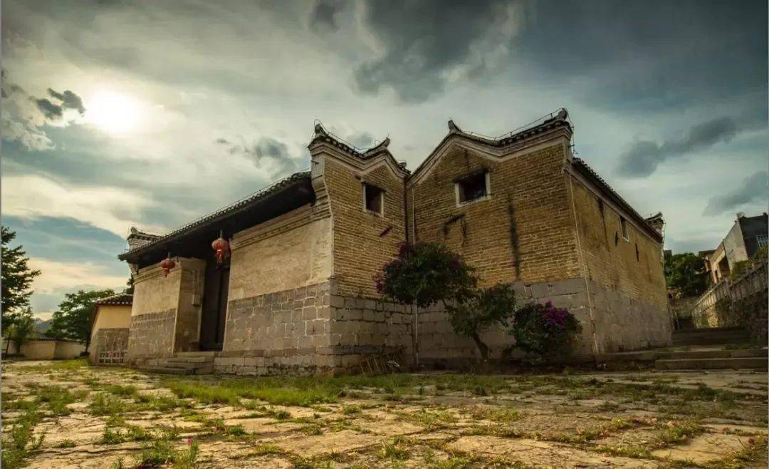 关于兴义市刘氏庄园(陈列馆)闭馆的公告