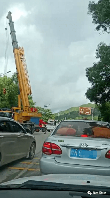 海丰324国道梅陇方向大塞车原来是