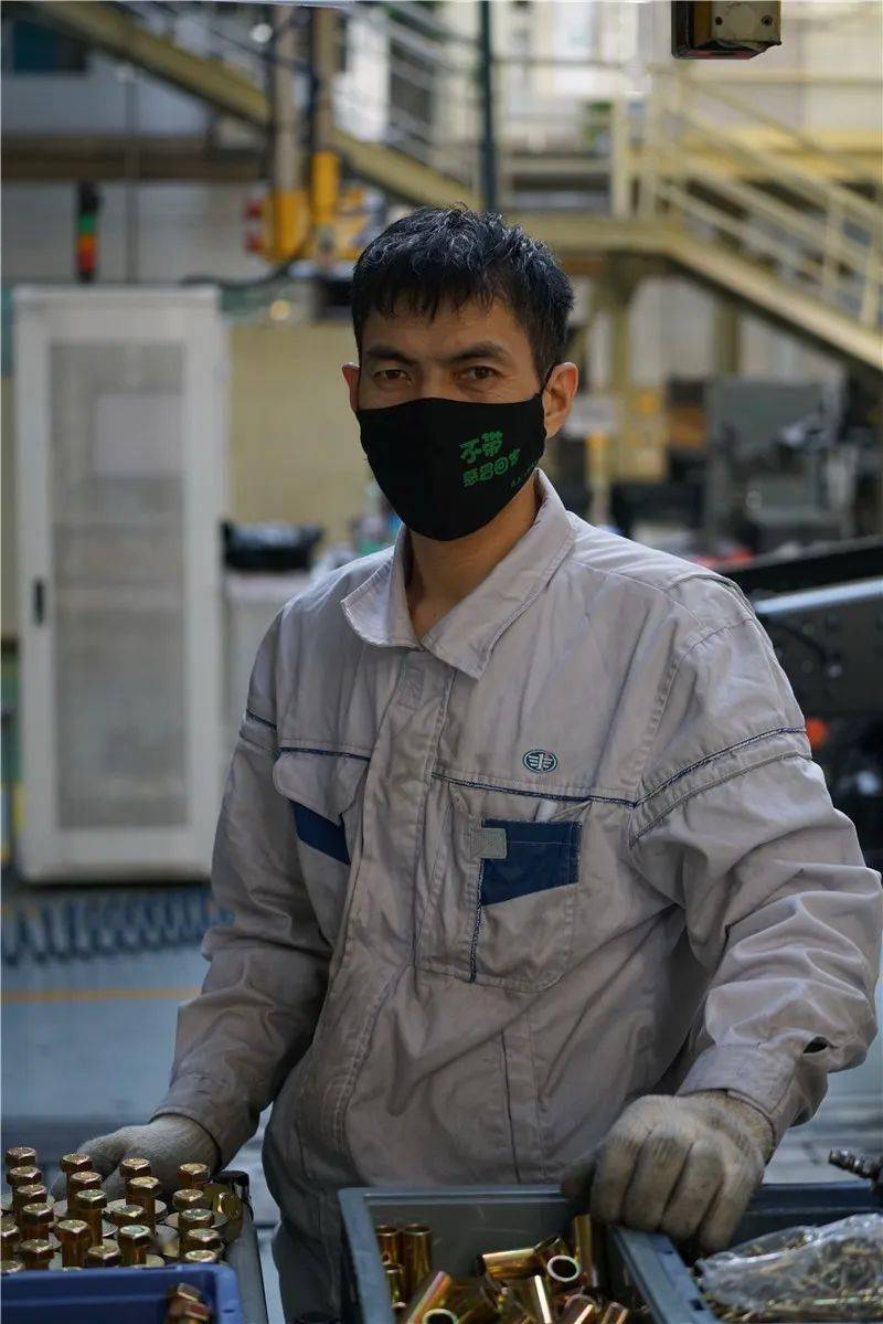 荆宏:你我的面孔