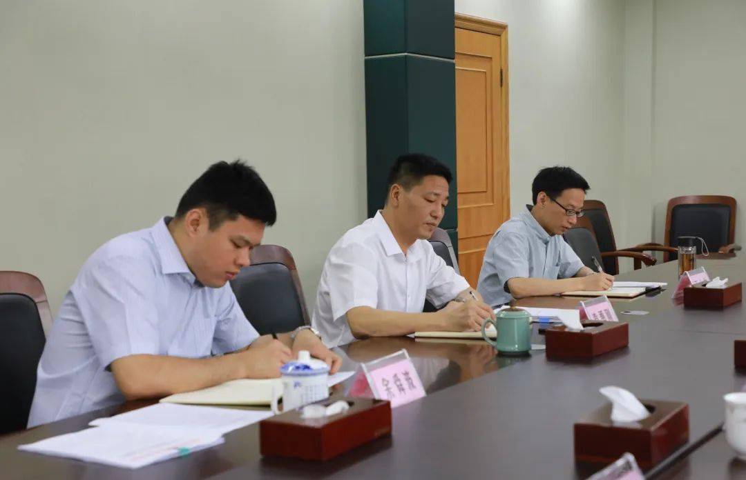 楼塔镇党委书记袁勇刚,镇党委副书记,镇长王大林,镇党委委员,纪委书记