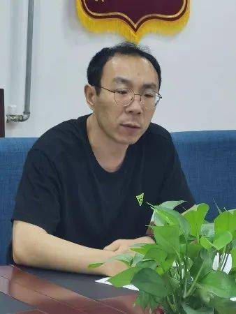 然后,王凯,仇姗姗两位班主任进行了班级管理及一生一策落实工作交流.