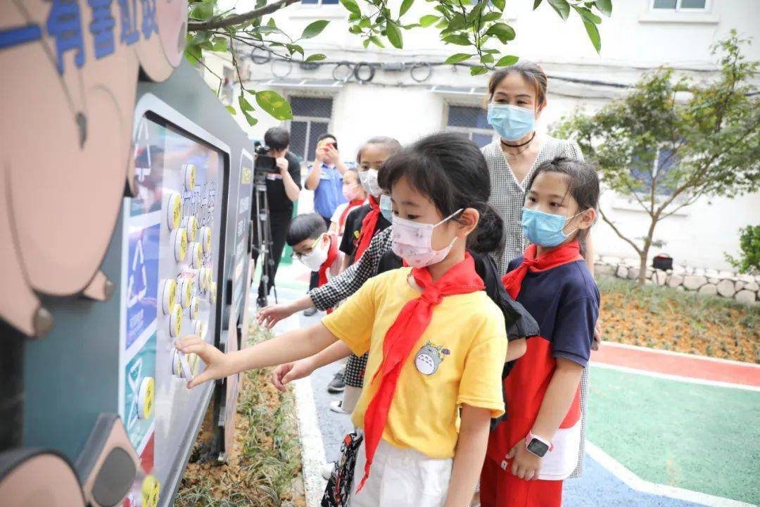 桐廬縣實驗小學隊員打卡桐君街道南門社區口袋公園_分類