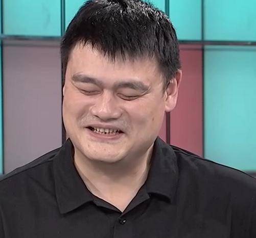 姚明公开回应写信出现错别字,现场无奈苦笑,透露cba重大改制