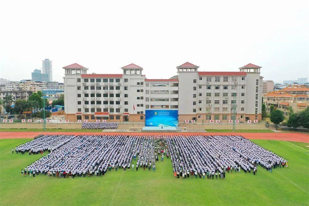 来这里成就你的人生广西华侨学校邮轮乘务订单班介绍自治区四星级学校