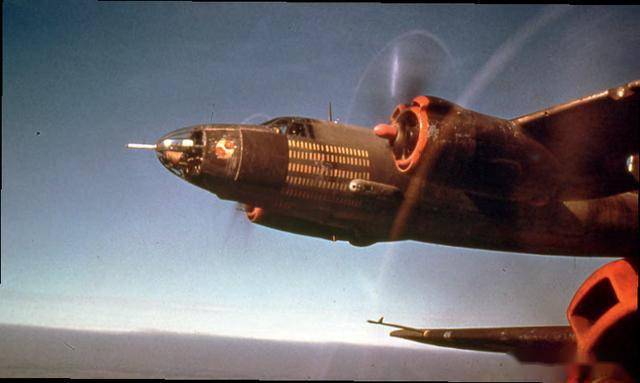 b-26"掠夺者"轰炸机,从北非到德国的壮举,在高射炮火中穿梭_飞行
