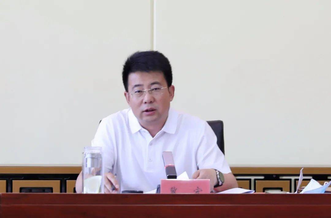 集宁区委副书记,政府区长,察哈尔经济技术开发区党工委书记,管委会