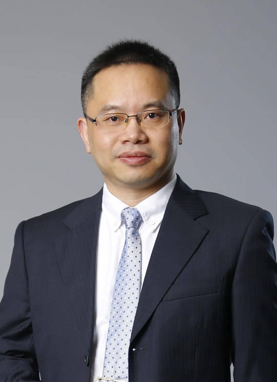 钟春龙上海市东方医院(同济大学附属东方医院)神经外科科主任,主任