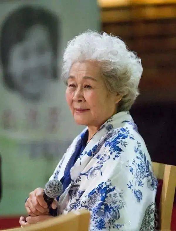 成就最好的自己她努力工作,从工人到歌唱家01老演员于淑珍,老两口执意