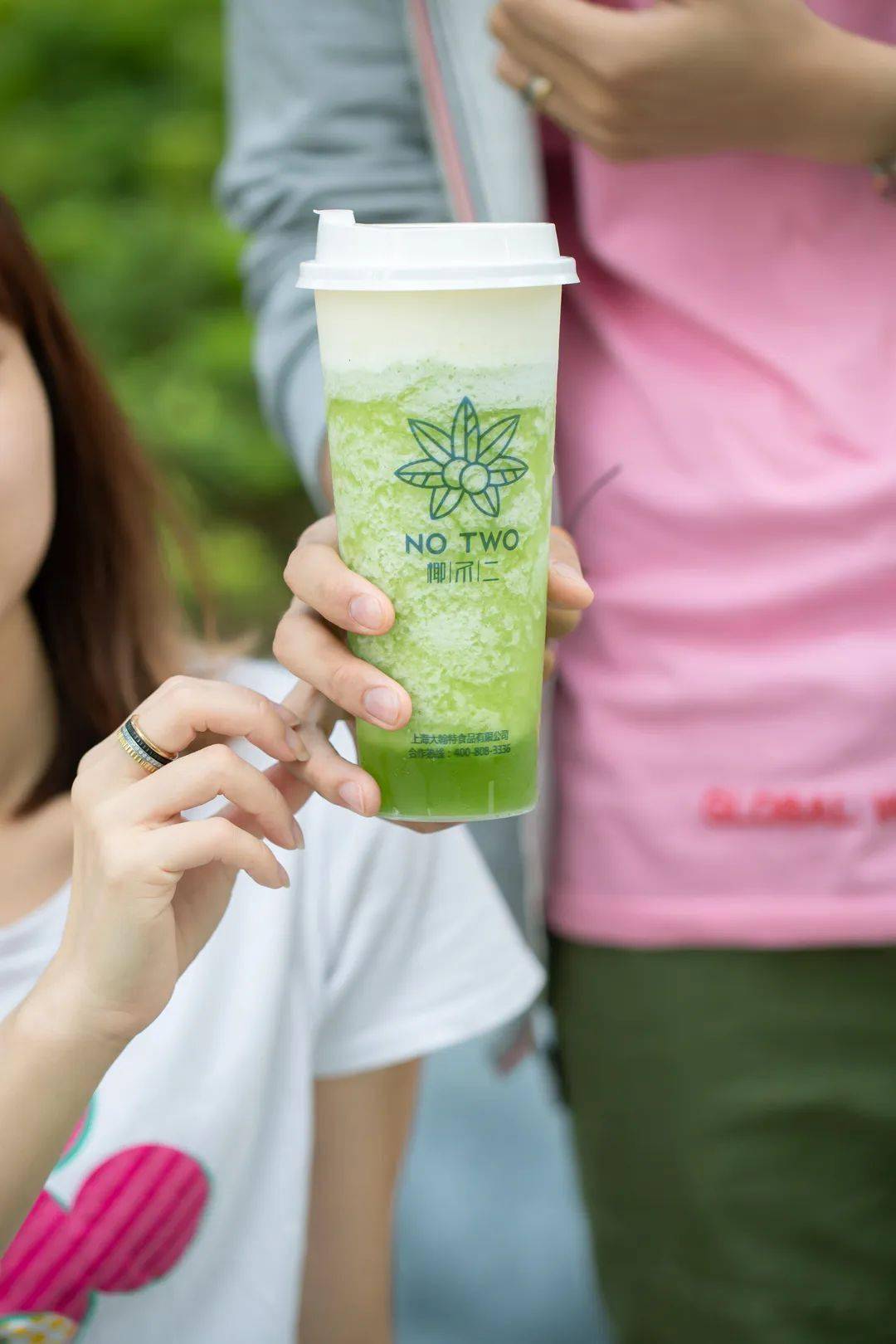 在夏天 拒绝一口蜜瓜的冰镇清甜 在这个季节,来上一杯椰芝芝多肉蜜瓜