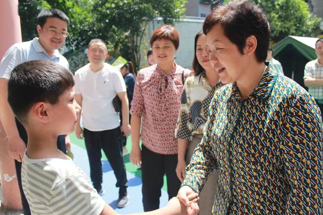 最后,调研小组参观了校园周边环境,梅榕表示:此行的