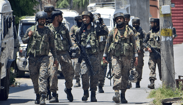 在斯里那加巡逻的印度武装部队 来源:社交媒体