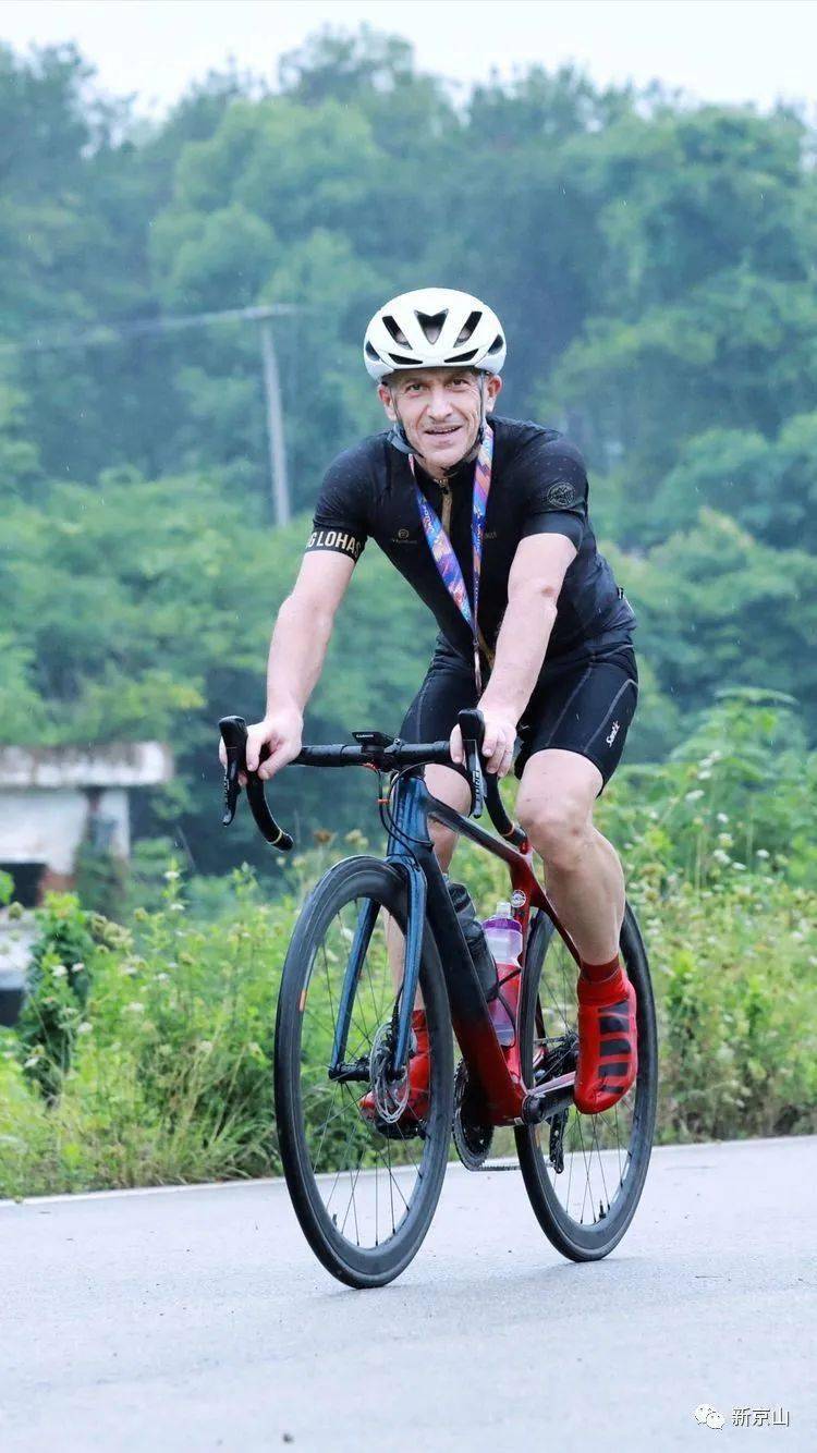 太嗨了激情热血的自行车骑行大赛来袭燃爆京山